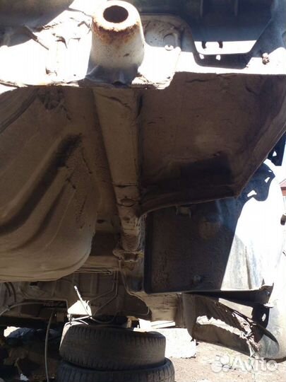 Задняя правая четверть Рено Логан 2