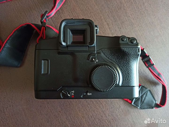 Идеал Пленочный зеркальный фотоаппарат Canon EOS 3