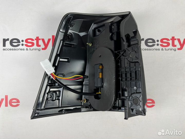 Фары задние Toyota Land Cruiser 200 08-15г D2065