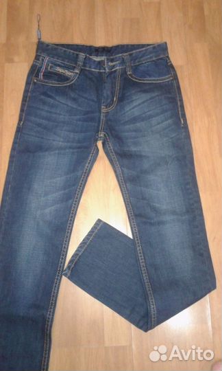 Фирменные джинсы