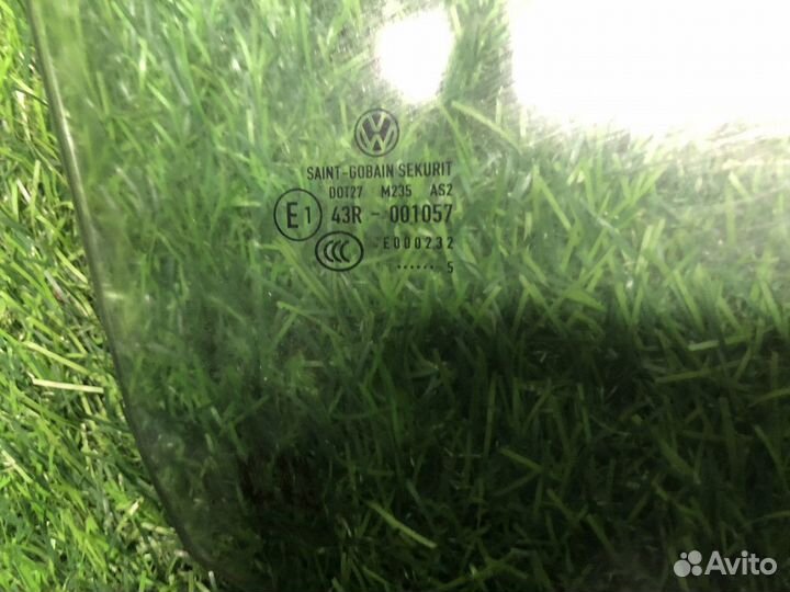 Стекло передней правой двери Volkswagen Golf VI