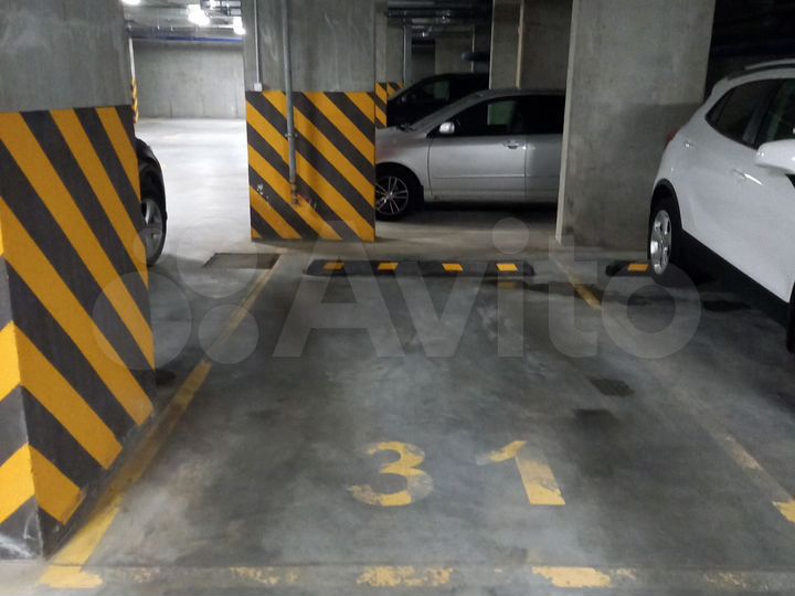 Машиноместо, 13 м²