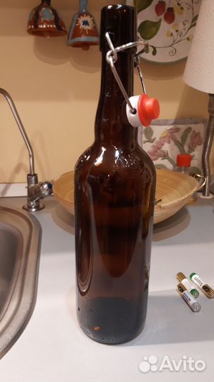 Бутылка с бугельной пробкой