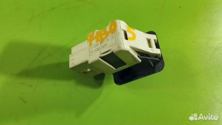 Концевик двери для Mercedes-Benz W211