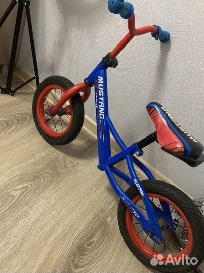 Велосипед бегунок