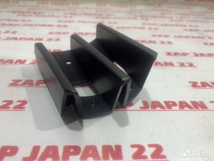 Решетка в бампер правая Mitsubishi Pajero Sport