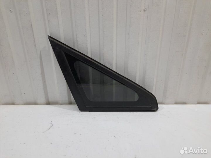 Стекло кузовное глухое правое (переднее) Ford C