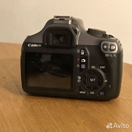 Зеркальный фотоаппарат Canon eos 1100D