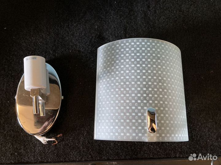 Продам настенный светильник