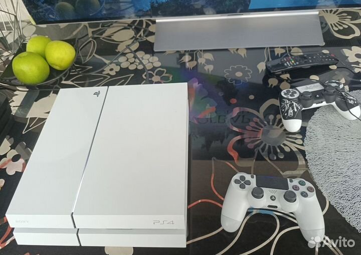 Sony Playstation 4 + 200 игр