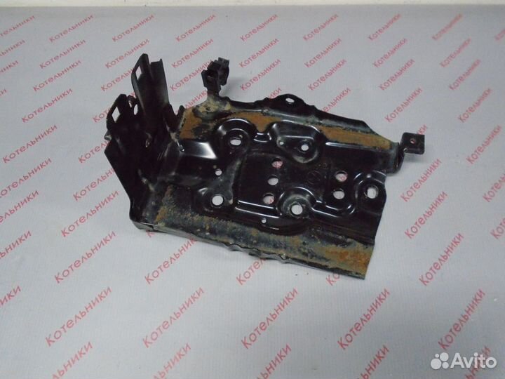 Nissan 64860-ES60A Площадка акб