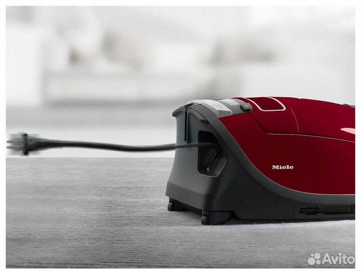 Пылесос miele Complete C3 Active красный