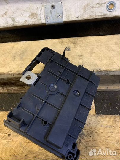 Блок предохранителей подкапотный Peugeot Citroen