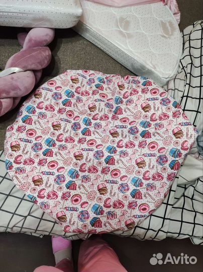 Непромокаемый наматрасник круглый и простынь