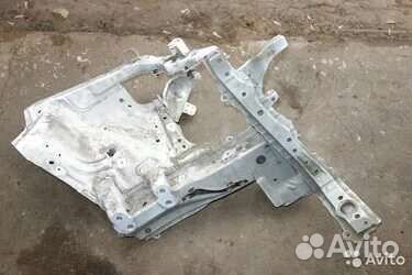 Передняя левая четверть Toyota rav 4