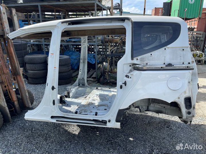 Rear cut Toyota Sienta NSP172 2016