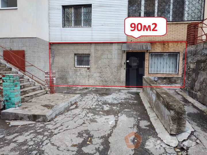 Офис с отдельным входом и большой парковкой