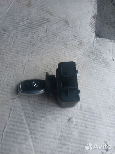 Замок зажигания Mercedes W204 C204