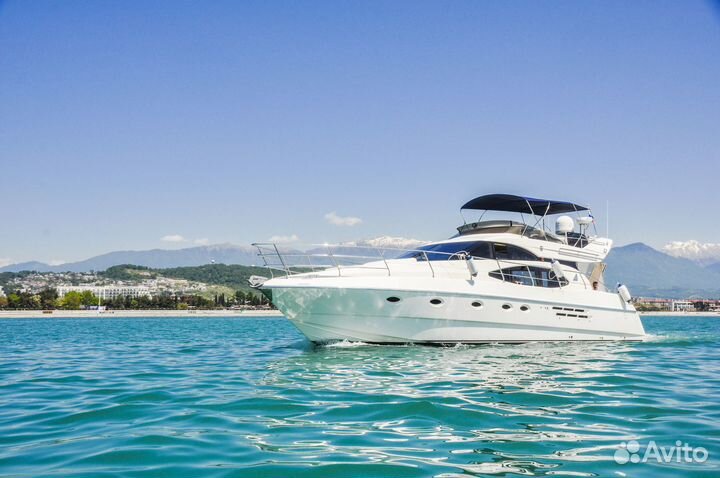 Аренда итальянской яхты Азимут