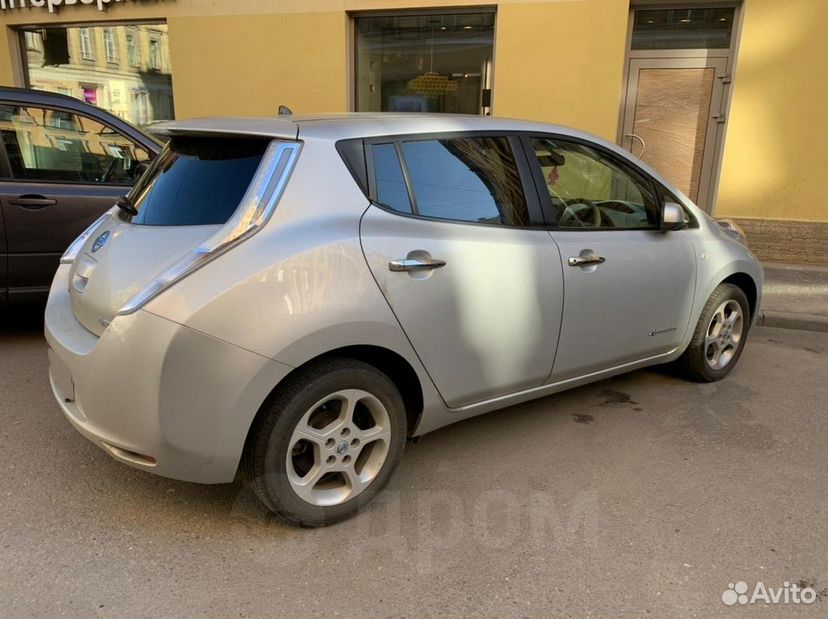 Nissan Leaf AT, 2010, 75 000 км