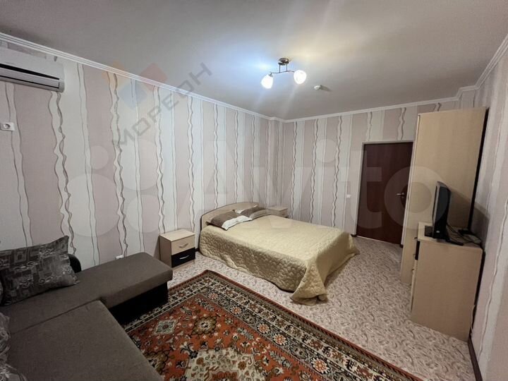 2-к. квартира, 70,2 м², 1/12 эт.