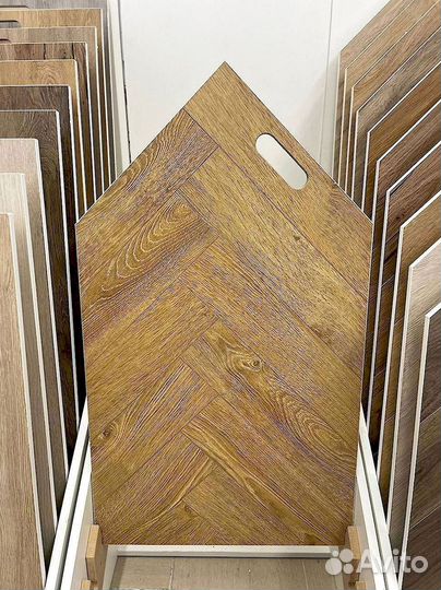 Ламинат елочка новый в наличии