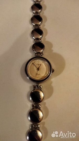 Часы женские Луч СССР на браслете