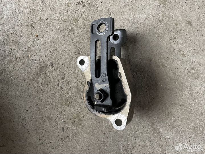 Подушка двигателя nissan primera p12 qr20