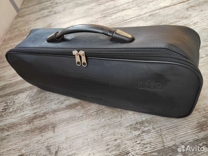 Аварийный набор Audi