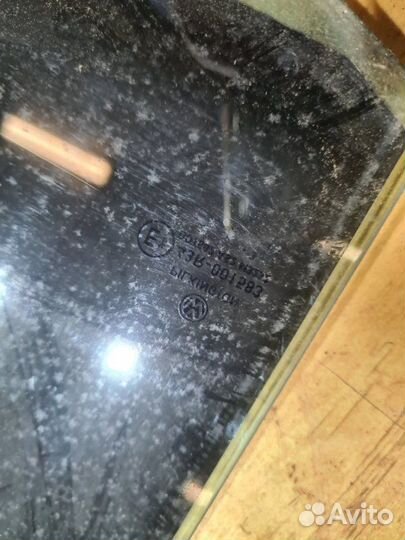 Стекло двери заднее левое Volkswagen Touran 1 2004