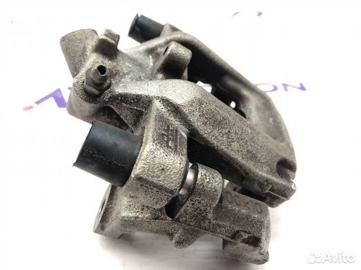 Суппорт тормозной задний левый Mercedes C-Class