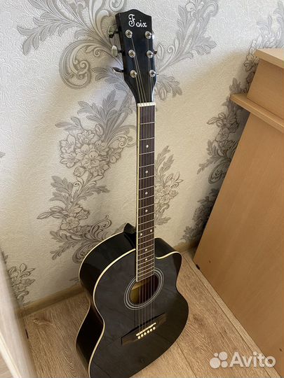 Акустическая гитара