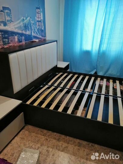 Продам спальный гарнитур