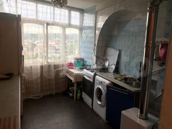 3-к. квартира, 107 м², 1/3 эт.