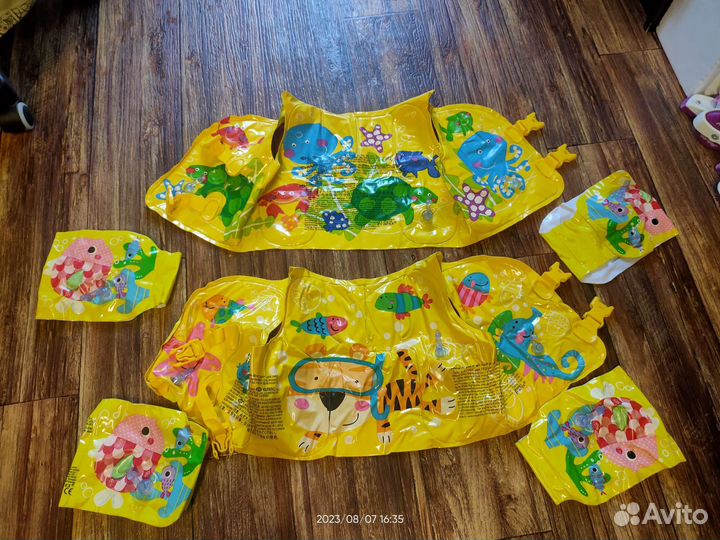 Надувные жилеты и нарукавники intex