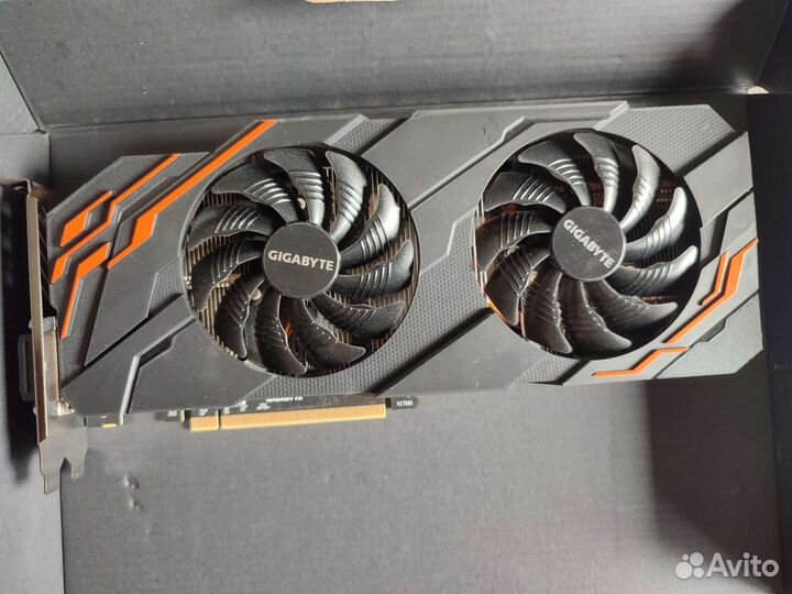 Видеокарта GTX 1070 Gigabyte