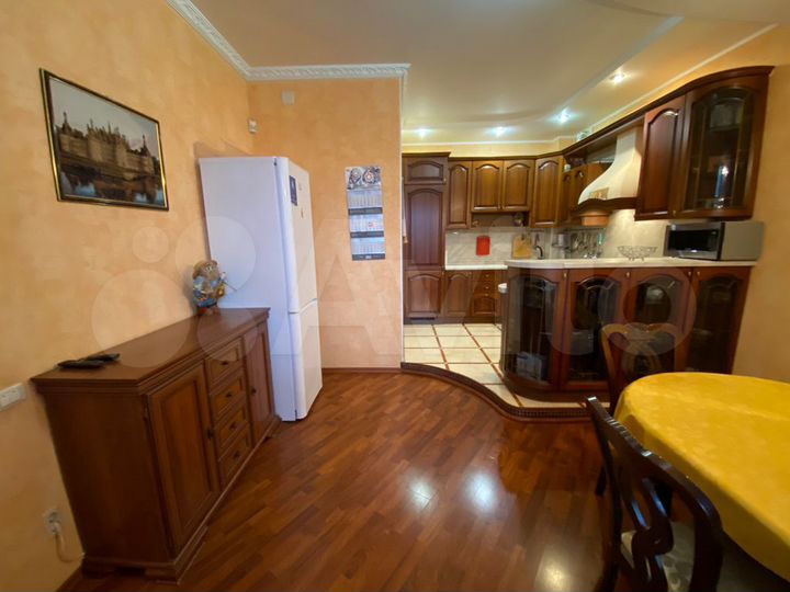 3-к. квартира, 111 м², 4/5 эт.