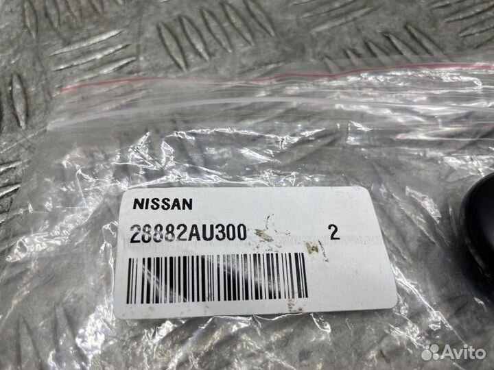 Крышка поводка дворника Nissan Qashqai J10 MR20DE