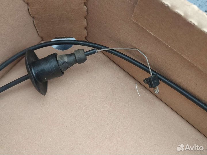 Peugeot 206 тросик капота с ручкой