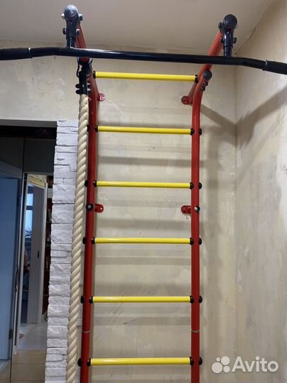 Шведская стенка с турником деревянная