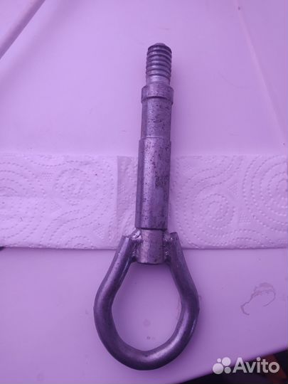 Буксировочный крюк