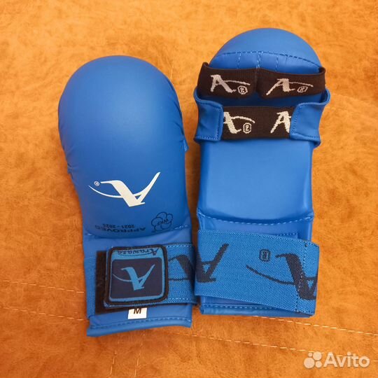 Защита голени и стопы + перчатки для каратэ