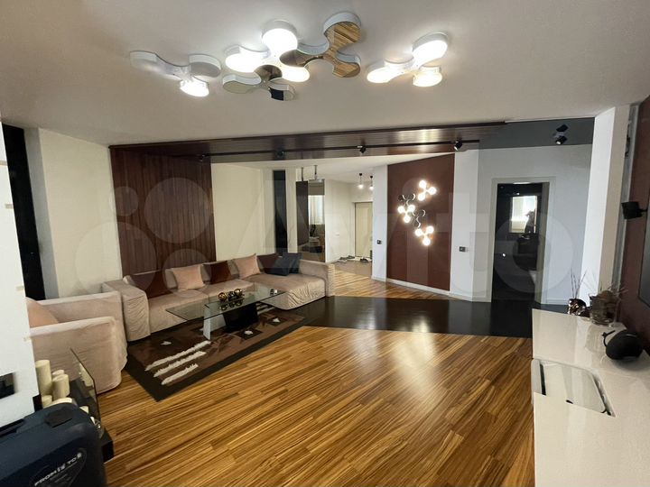 4-к. квартира, 182 м², 5/9 эт.