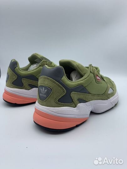 Кроссовки adidas falcon