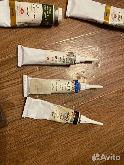 Набор масляных красок и пастель