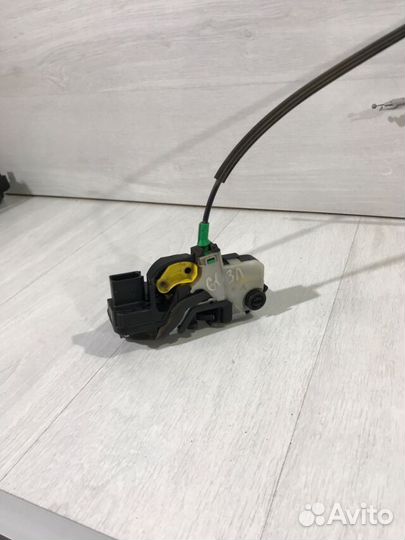 Замок двери chevrolet aveo T300 1.6 мт седан