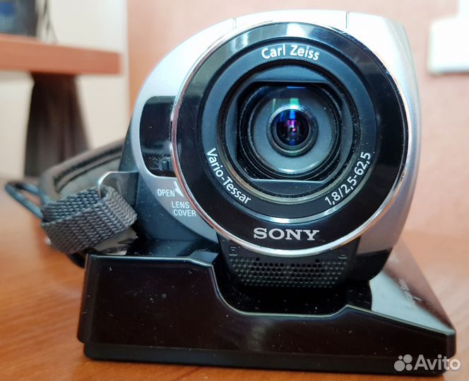 Продам видеокамеру sony handycam DCR-SR62