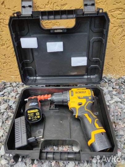 Шуруповерт бесщеточный dewalt 18v