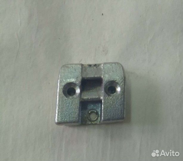 Защёлка двери УАЗ 452 нового образца