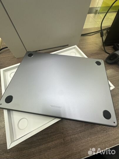 Apple Macbook Air 13.6 M3 2024 16/512 новый